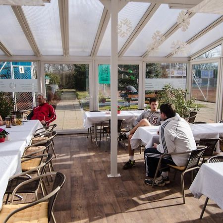 Hotel Khail Maria Lanzendorf Εξωτερικό φωτογραφία